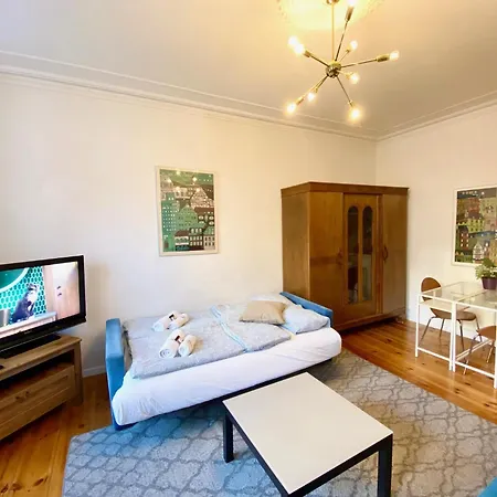 Lts Rent Comfortable Old Town & Art, Three *