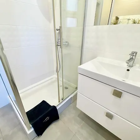 Lts Rent Comfortable Old Town & Art, Three *