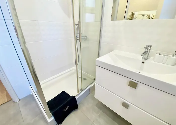 Lts Rent Comfortable Old Town & Art, Three *